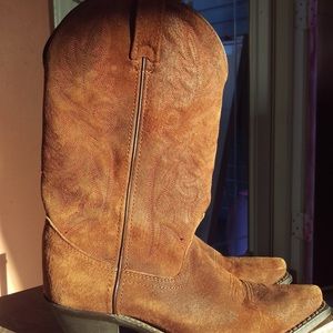 Laredo cowgirl boots